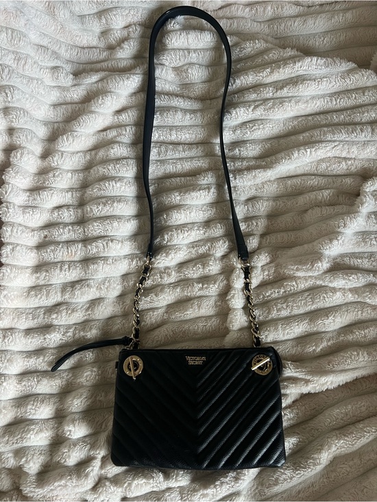 Victoria's Secret Handbags - Victoria’s Secret Black Quilted Crossbody Bag with Gold Hardware